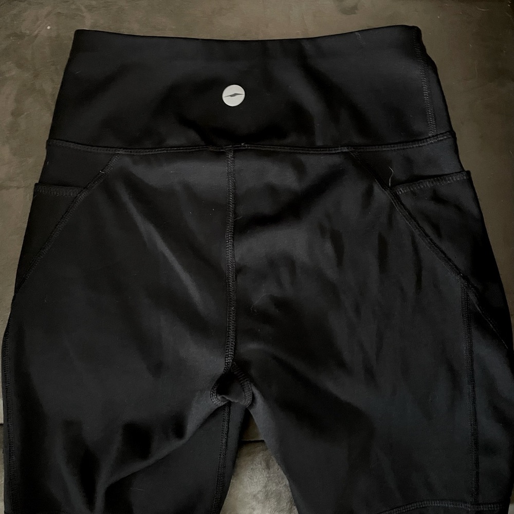 Avia women’s bike shorts black size small 4-6